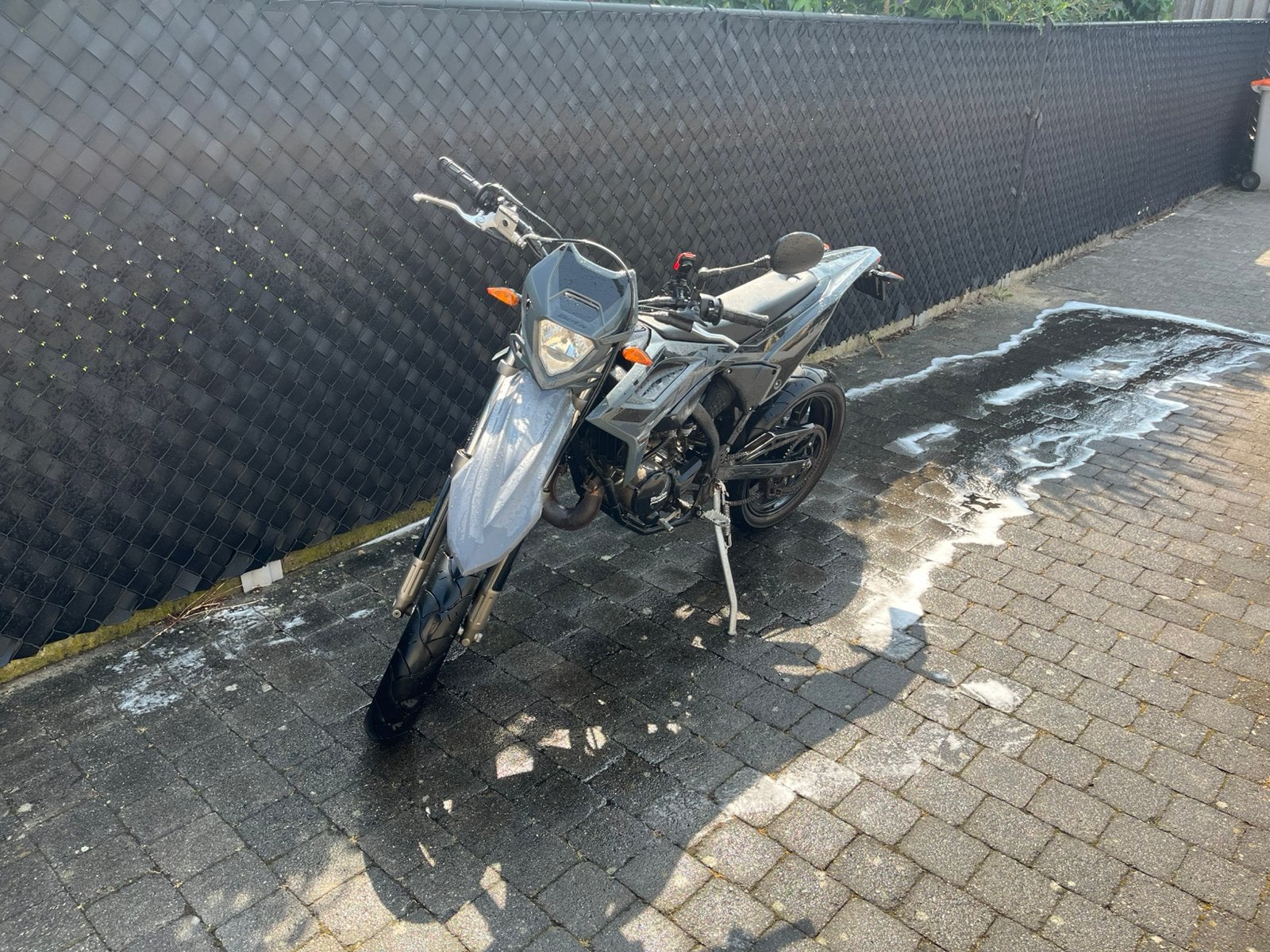 Beta 50cc Supermoto – Incl. Kenny Helm & Extra’s!, Enlèvement, Comme neuf