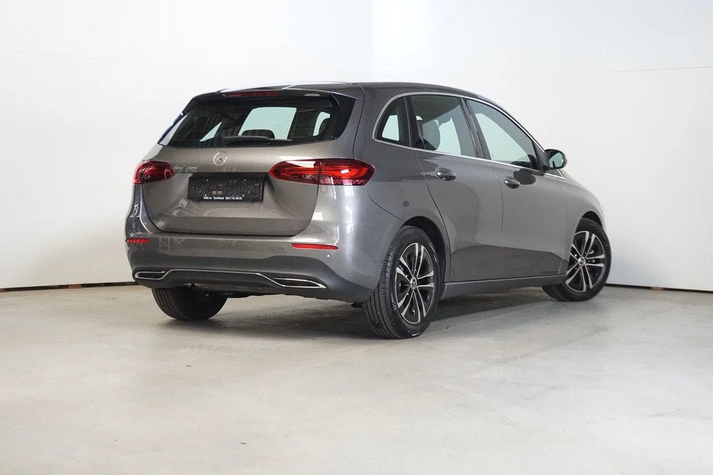 Mercedes-Benz B-CLASS B 200 (bj 2025, automaat), Auto's, Automaat, Parkeersensor, Leder en Stof, 120 kW
