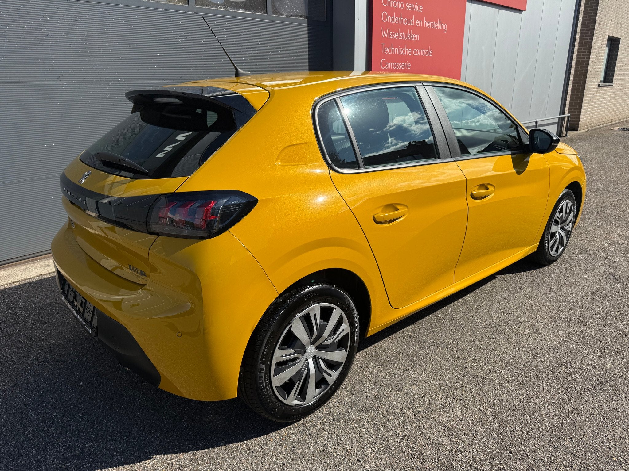 Peugeot 208 1.2PureTech 101pk ACTIVE PACK, Autos, Achat, Euro 6, Commande vocale, Jaune