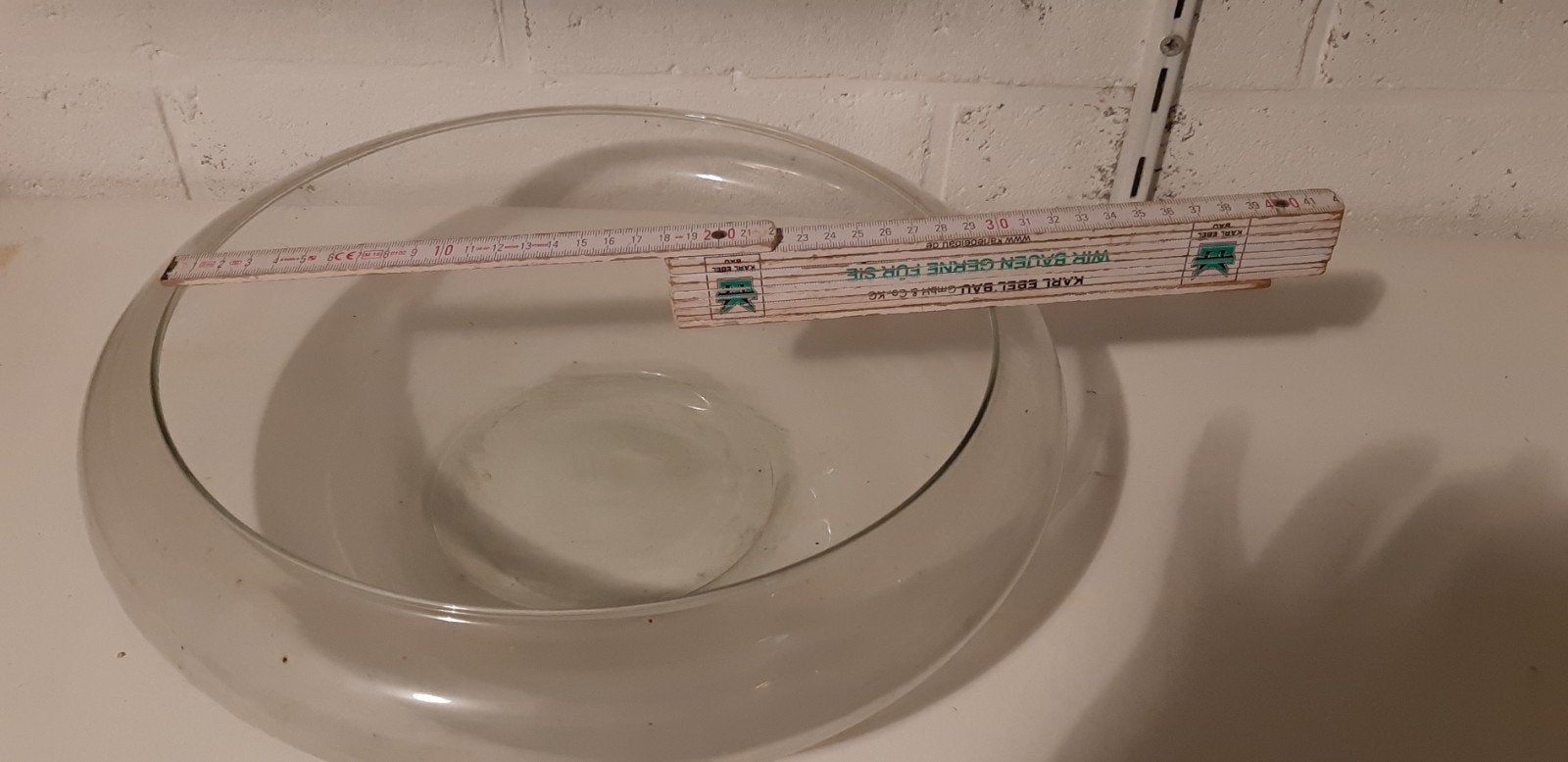 Grand bol en verre, Enlèvement