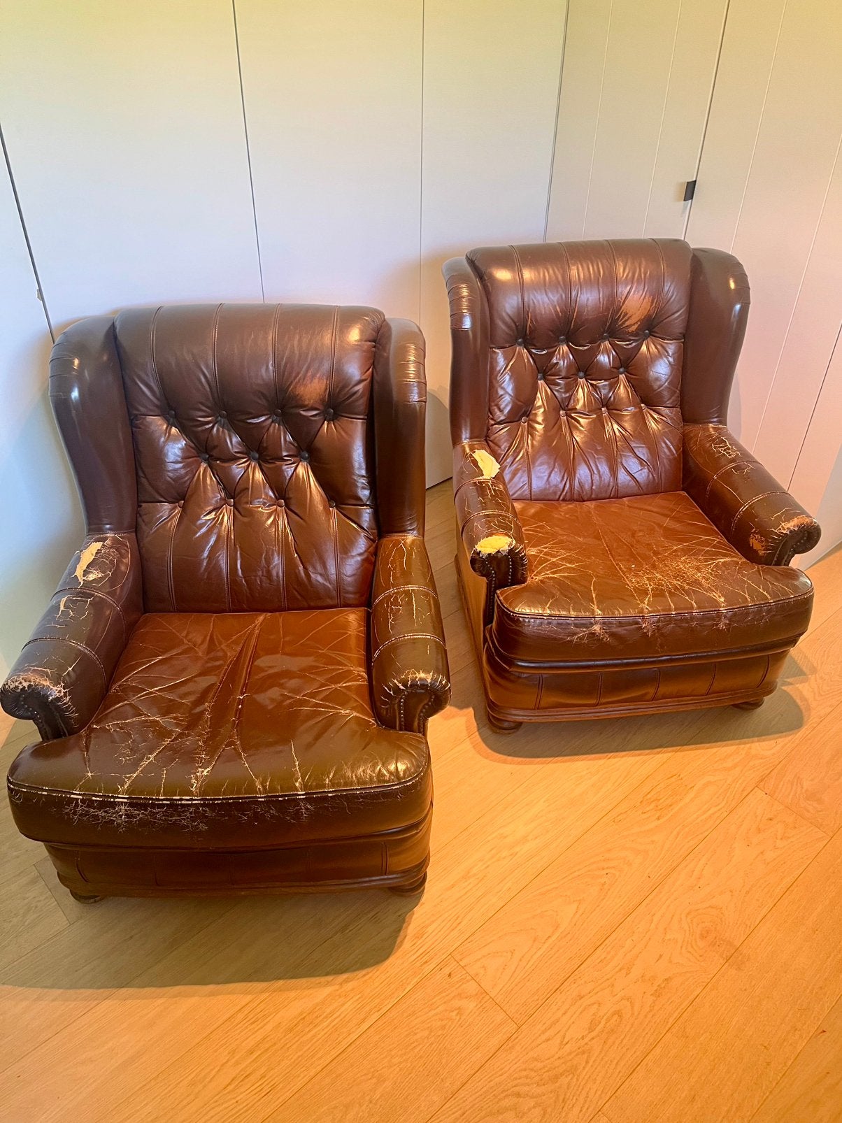 Twee chesterfielfds Eenzits, Ophalen, Gebruikt, Minder dan 75 cm, Leer