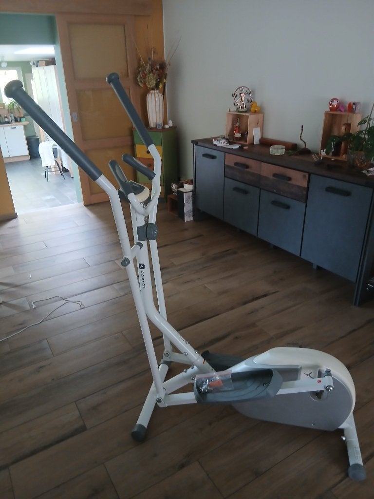 Velo elliptique, Comme neuf, Enlèvement, Métal, Vélo elliptique