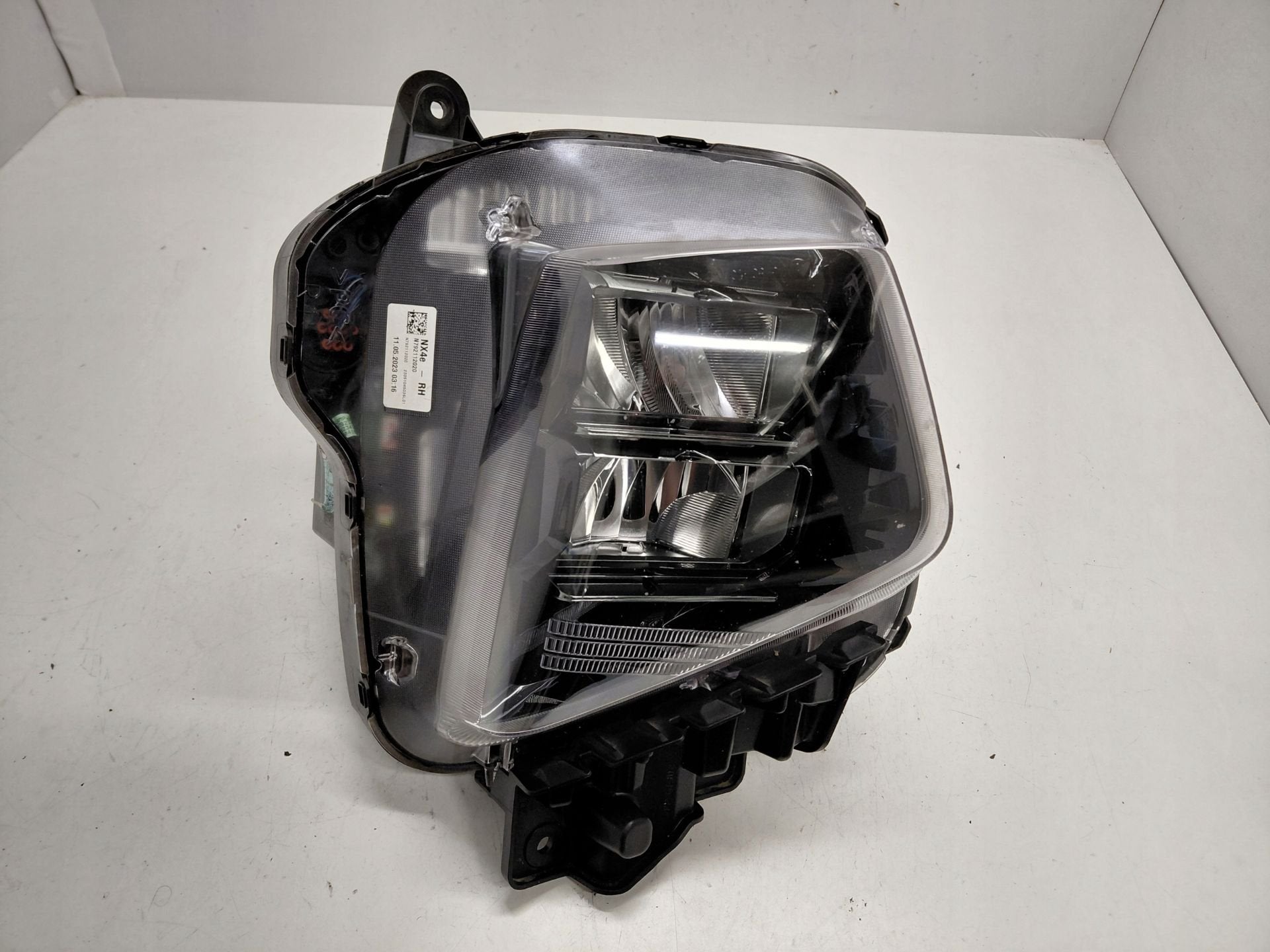 Phare droit Hyundai Tucson IV 92102N7100, Heolleung-ro 12
06797  Seoul, Info@hyundai.com, Utilisé, Hyundai