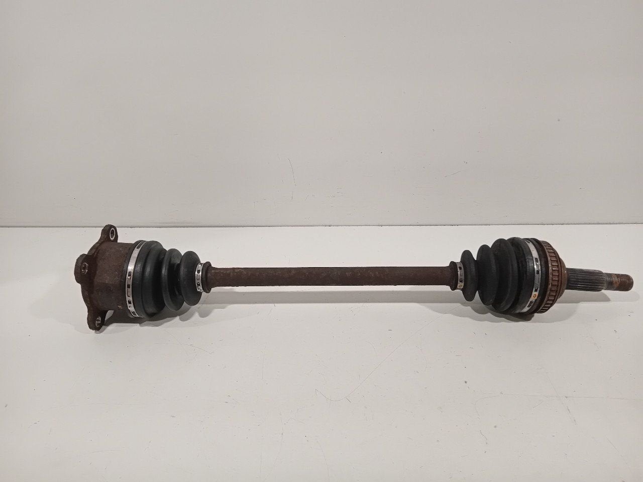 Aandrijfas links achter Toyota RAV4, Onderdelen@venauto.nl, Van der Ven Autorecycling B.V., Gebruikt, Daihatsu
