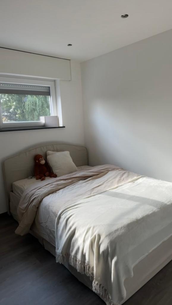 Lit ikea + matelas, Enlèvement, Comme neuf