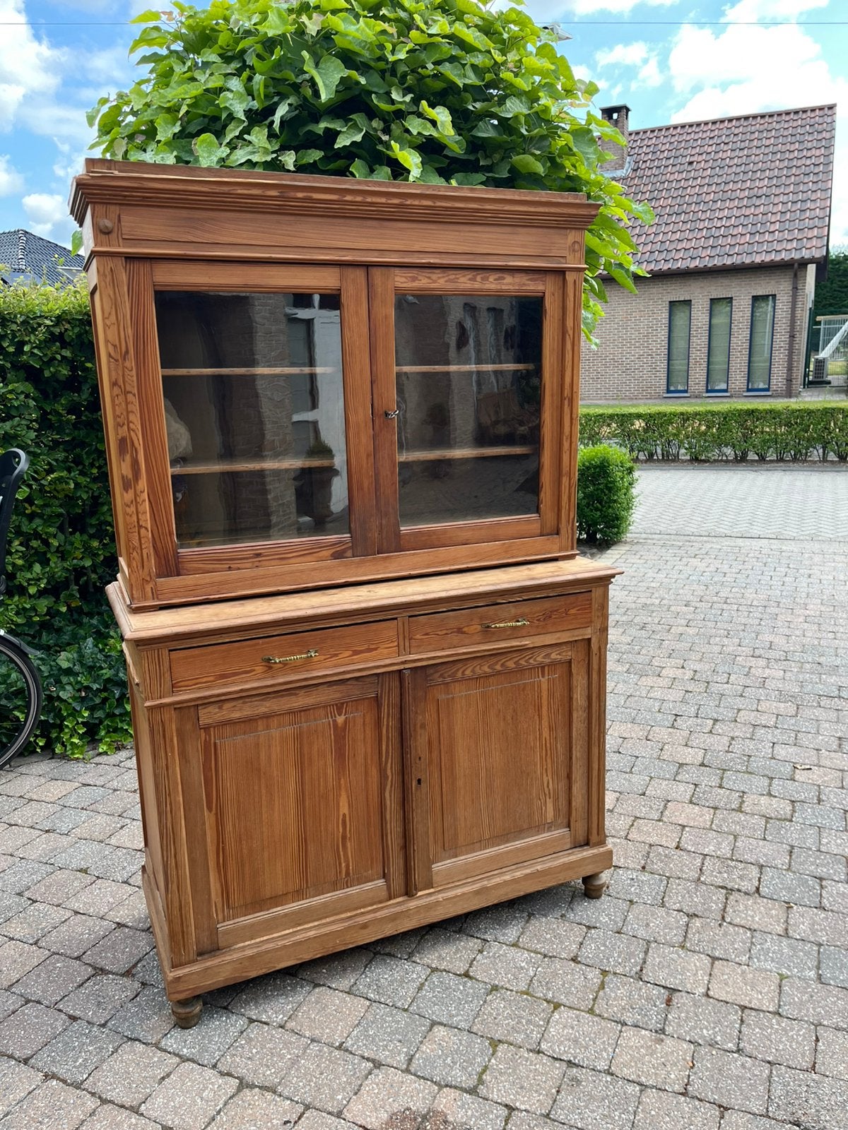 Oude karaktervolle Boerderijkast uit Franse Hoeve, Ophalen, Zo goed als nieuw
