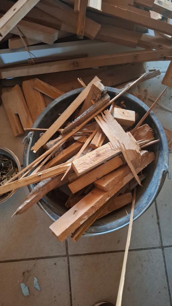 Gratis brandhout te Duffel, droog (binnen hout), Tuin en Terras, Brandhout, Ophalen