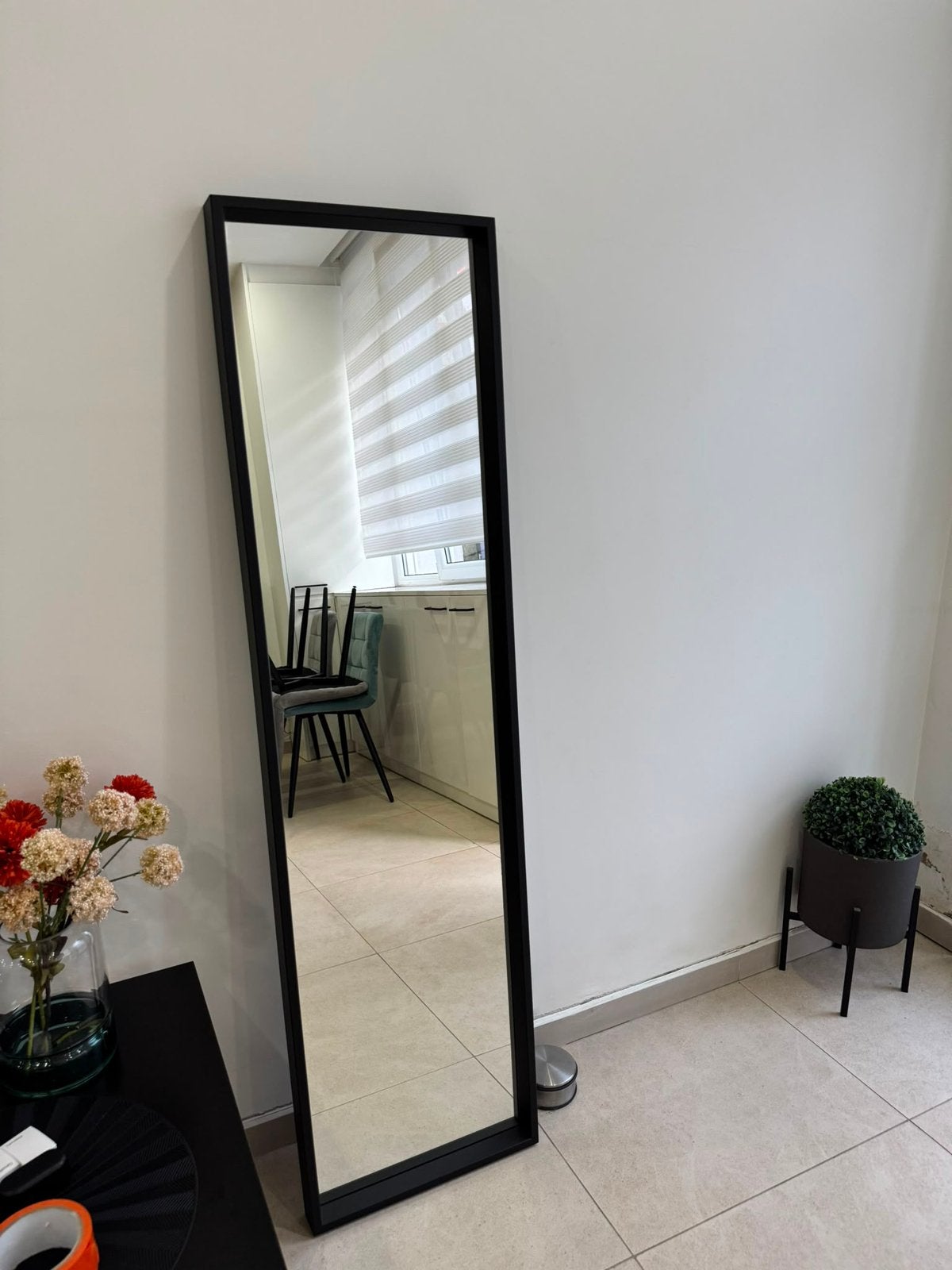 Ikea spiegel zwart, Huis en Inrichting, Woonaccessoires | Spiegels, Ophalen, Zo goed als nieuw