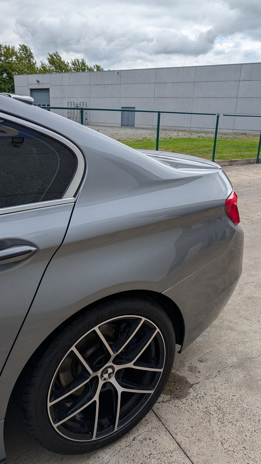Bmw 520d met 199200km, Autos, Cuir, Beige, Phares au xénon, Carnet d'entretien