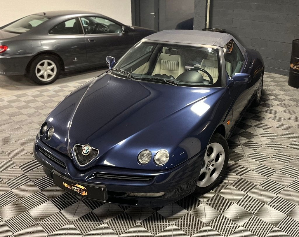 Alfa Roméo Spider 2.0i CT OK Garantie 1 An, Autos, Alfa Romeo, Cuir, Beige, Spider, https://public.car-pass.be/vhr/084eb8be-b241-45f5-a99d-8092fe20fca3