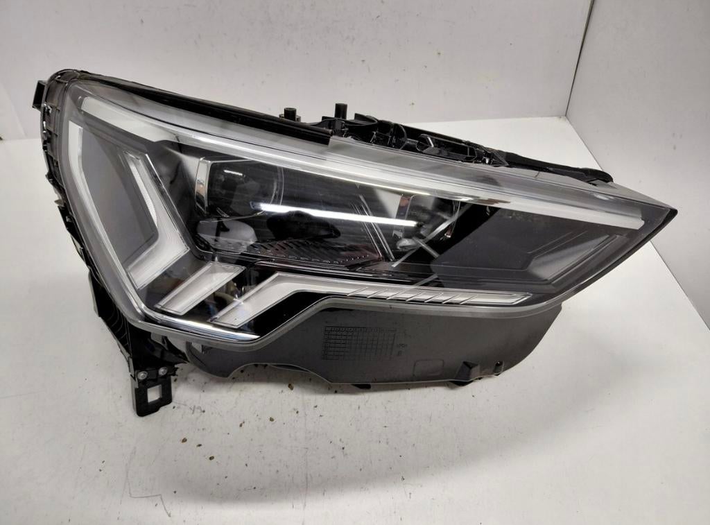 Phare droit Audi a3 Matrix 83A 83A941036C, Enlèvement