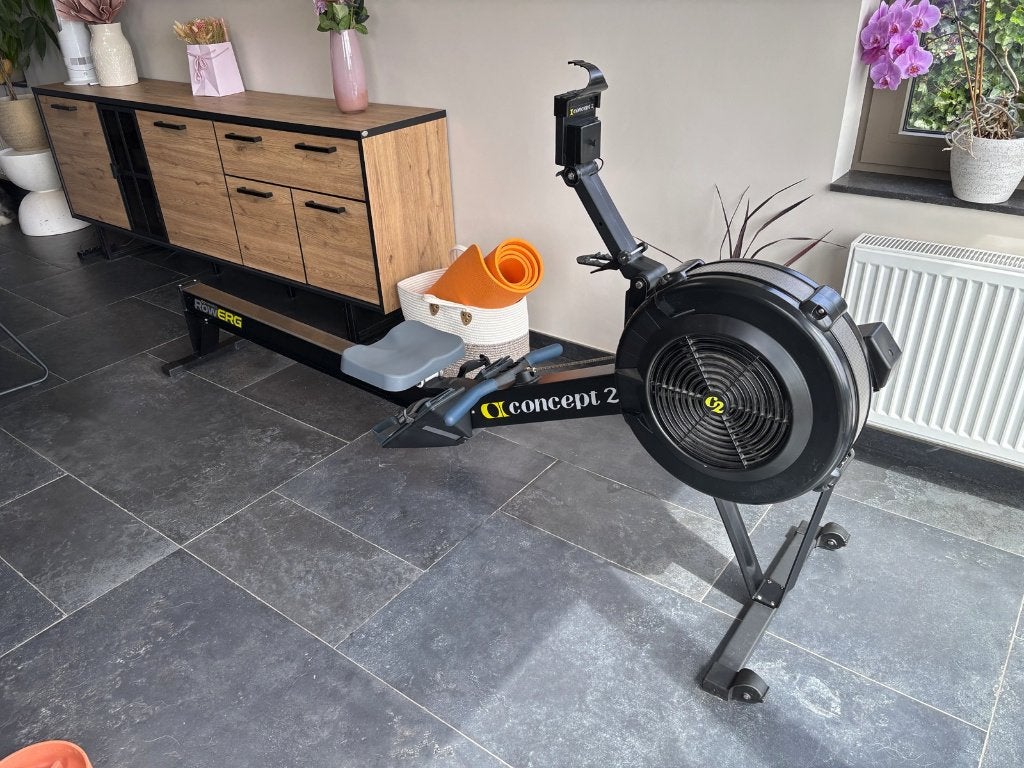 Concept2 RowErg roeier met PM5 - slechts 42u gebruikt, Sport en Fitness, Fitnessapparatuur, Ophalen, Benen, Zo goed als nieuw