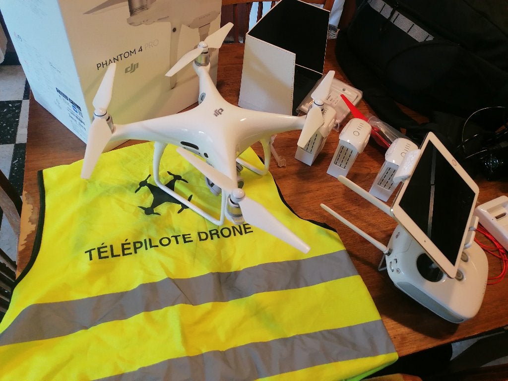 DJI Phantom 4 PRO avec IPAD, TV, Hi-fi & Vidéo, Drones, Drone avec caméra, 900 g à 4 kg, Qualité supérieure, 1 à 5 km