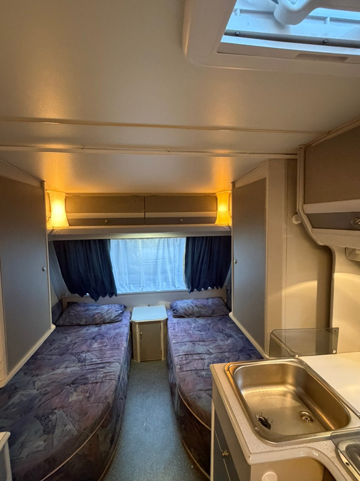 Caravan beyerland unieke indeling, Caravanes & Camping, Caravanes, Particulier, Siège de train, Beyerland, Enlèvement