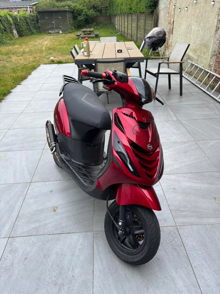 Zip 70cc a klasse, Vélos & Vélomoteurs, Scooters | Piaggio, Comme neuf, Zip, Enlèvement