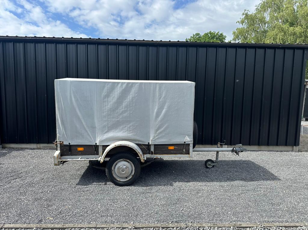 Gesloten aanhangwagen lekvrij met nieuwe banden, Auto diversen, Aanhangers en Bagagewagens, Zo goed als nieuw, Ophalen