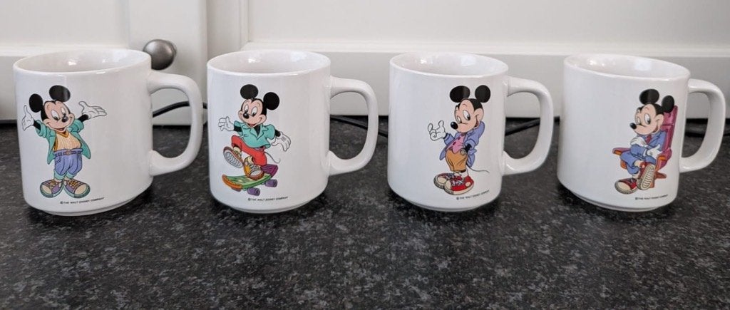 Set van 4 Disney Mickey Mouse mokken NIEUW, Verzamelen, Ophalen of Verzenden, Mickey Mouse, Nieuw, Servies