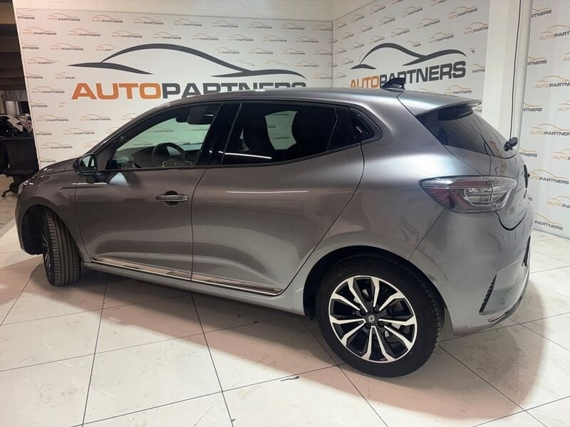 Renault Clio TCe Techno, Auto's, Stof, Gebruikt, 91 pk, https://public.car-pass.be/vhr/5b2962dd-3186-41bf-b098-b3a02652f1b8