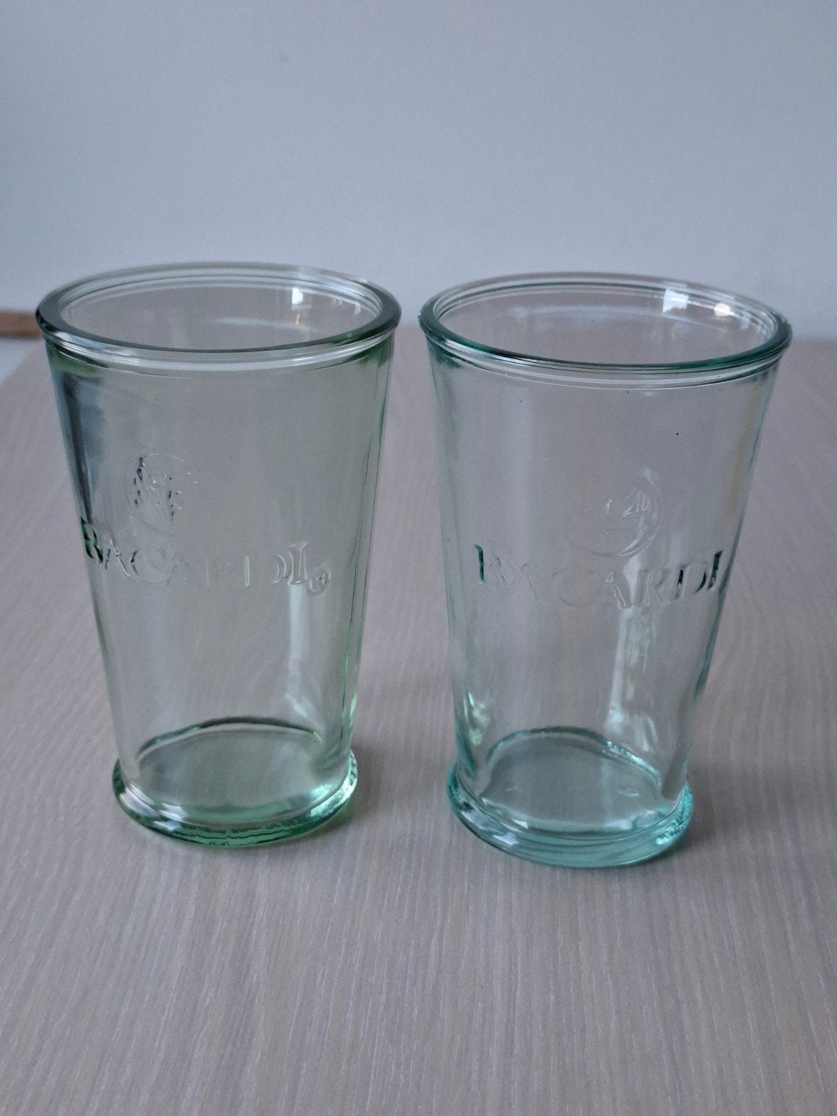 2 Bacardi glazen, Ophalen