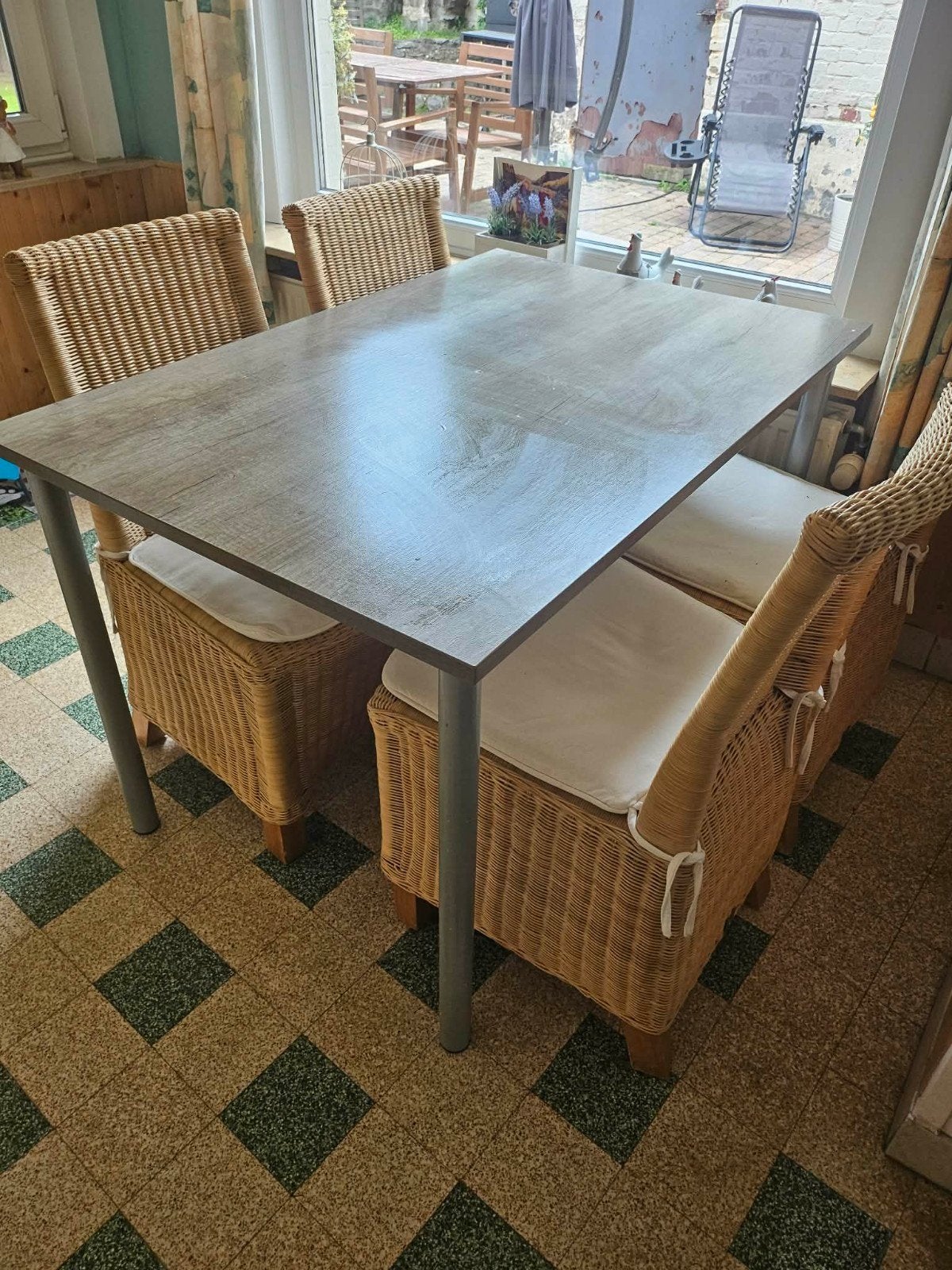 Eettafel, Ophalen