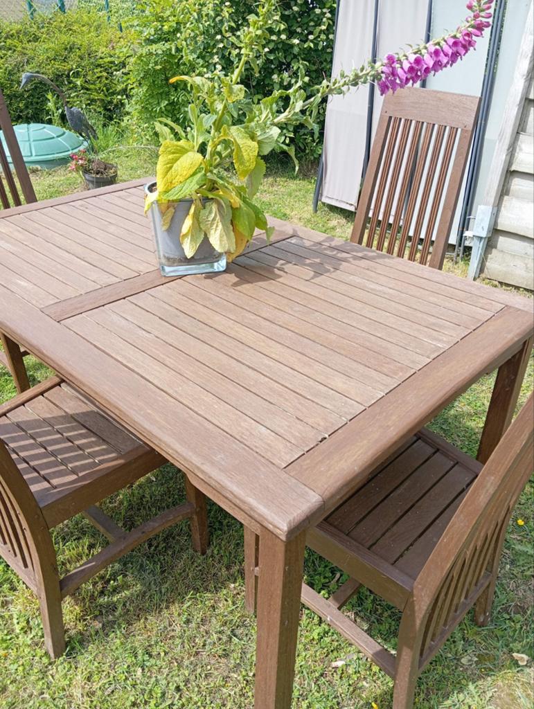 Table en teck massif de marque av 4 chaises, Enlèvement ou Envoi