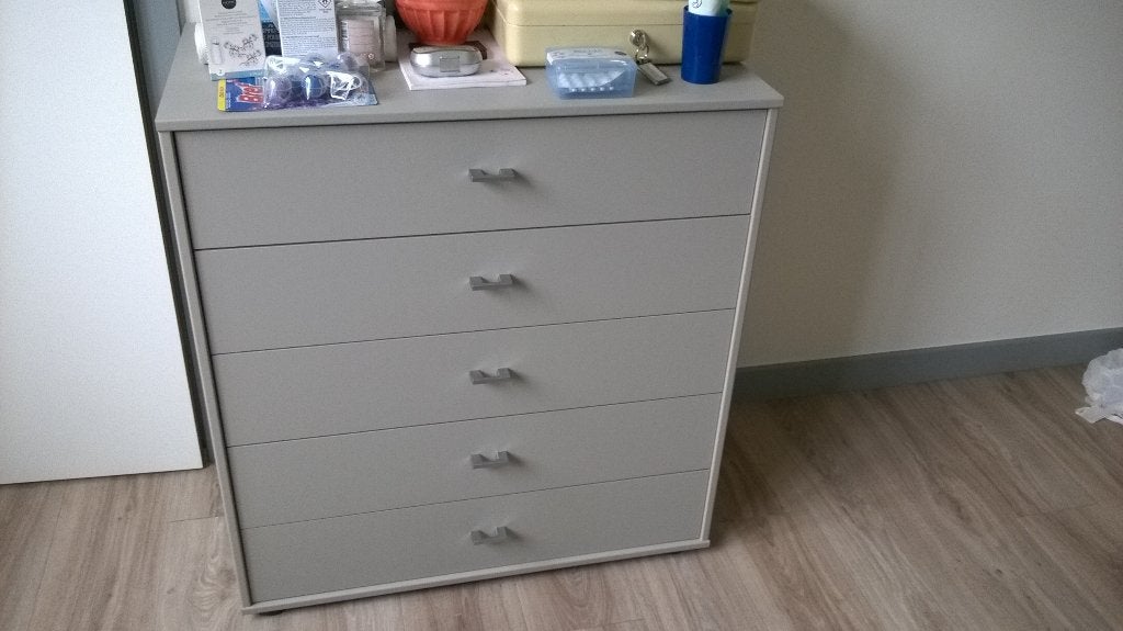 Commode grise à 5 tiroirs - Etat neuf, Maison & Meubles, Neuf, 25 à 50 cm, 5 tiroirs ou plus, Moins de 100 cm