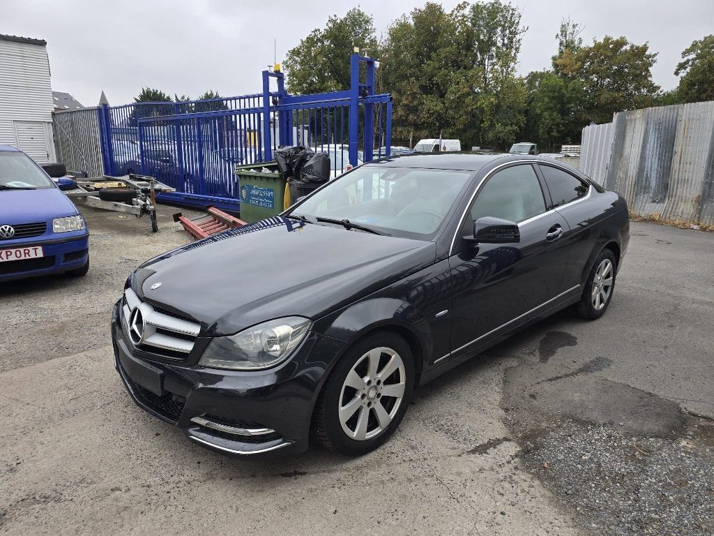 Mercedes classe c coupé essence 2011 189000km bt auto GARANT, Auto's, Mercedes-Benz, Automaat, Euro 5, Achterwielaandrijving, Blauw