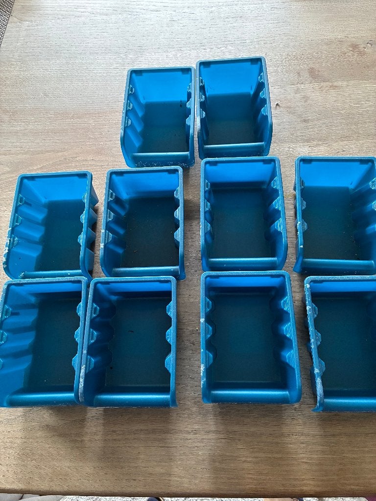 15 kunststof magazijnbakjes – blauw en rood, Bricolage & Construction, Enlèvement, Utilisé, Vis