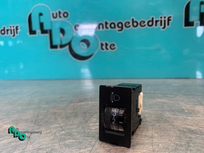 Schakelaar Koplamp Ihv van een Toyota Corolla (Corolla 96-), Gebruikt, -, -, Ophalen of Verzenden