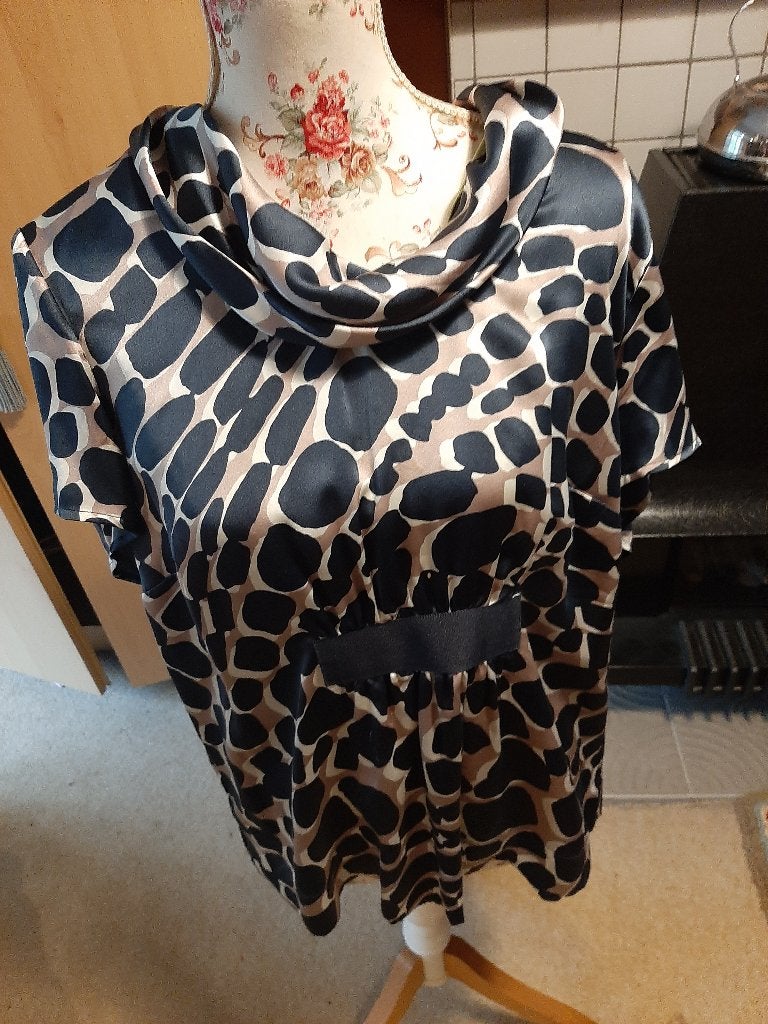 twinset dames Devernois, Ophalen of Verzenden, Zo goed als nieuw, Maat 46/48 (XL) of groter, Wit