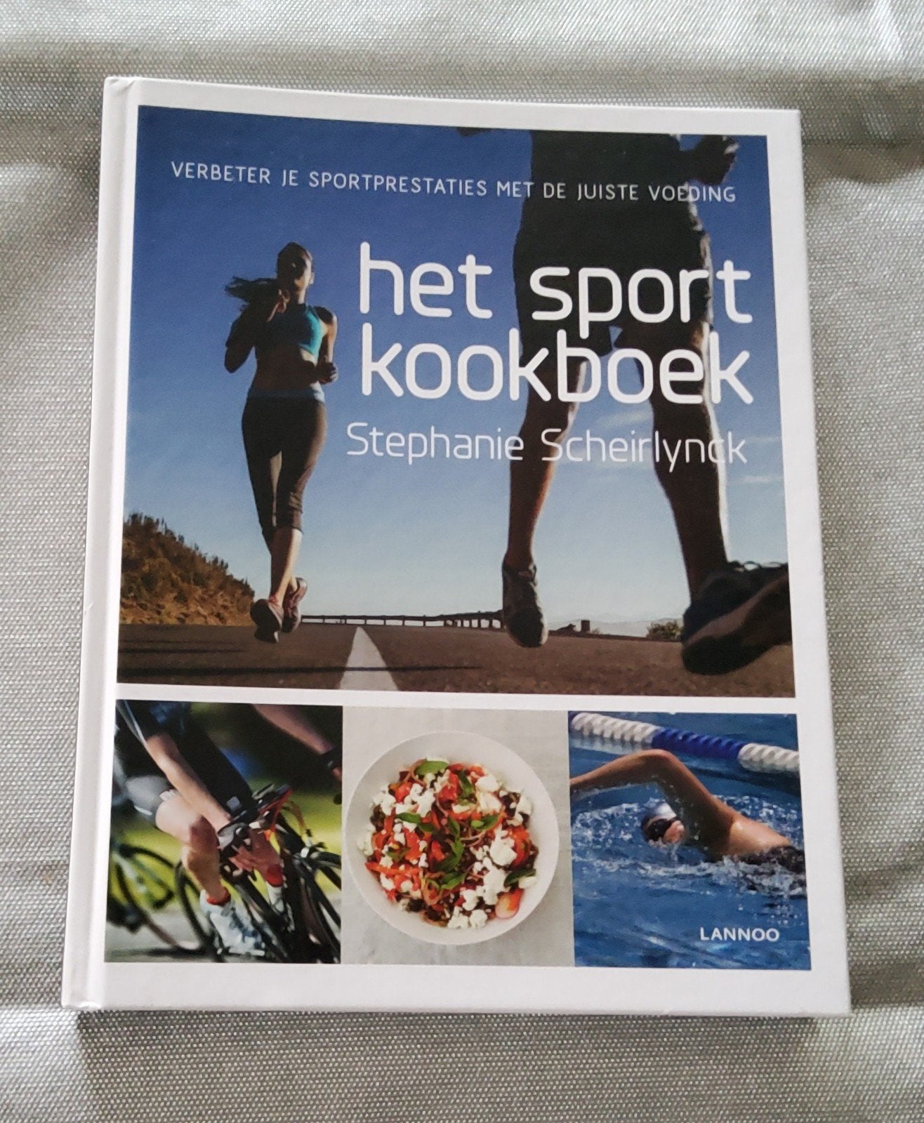 Het Sport Kookboek - Stephanie Scheirlynck (238 blz.), Boeken, Ophalen, Zo goed als nieuw