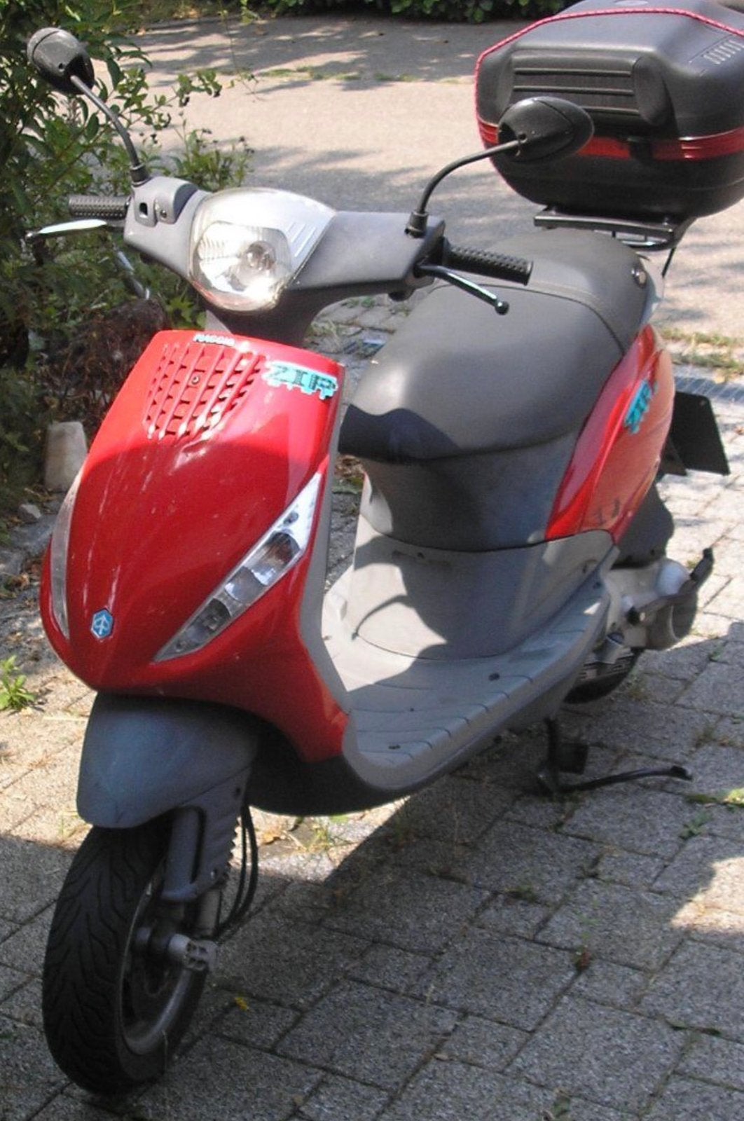 Piaggio Motorzip 125cc M25 A1 / 150cc 180cc gilera zip, Fietsen en Brommers, Ophalen, Zo goed als nieuw, Zip
