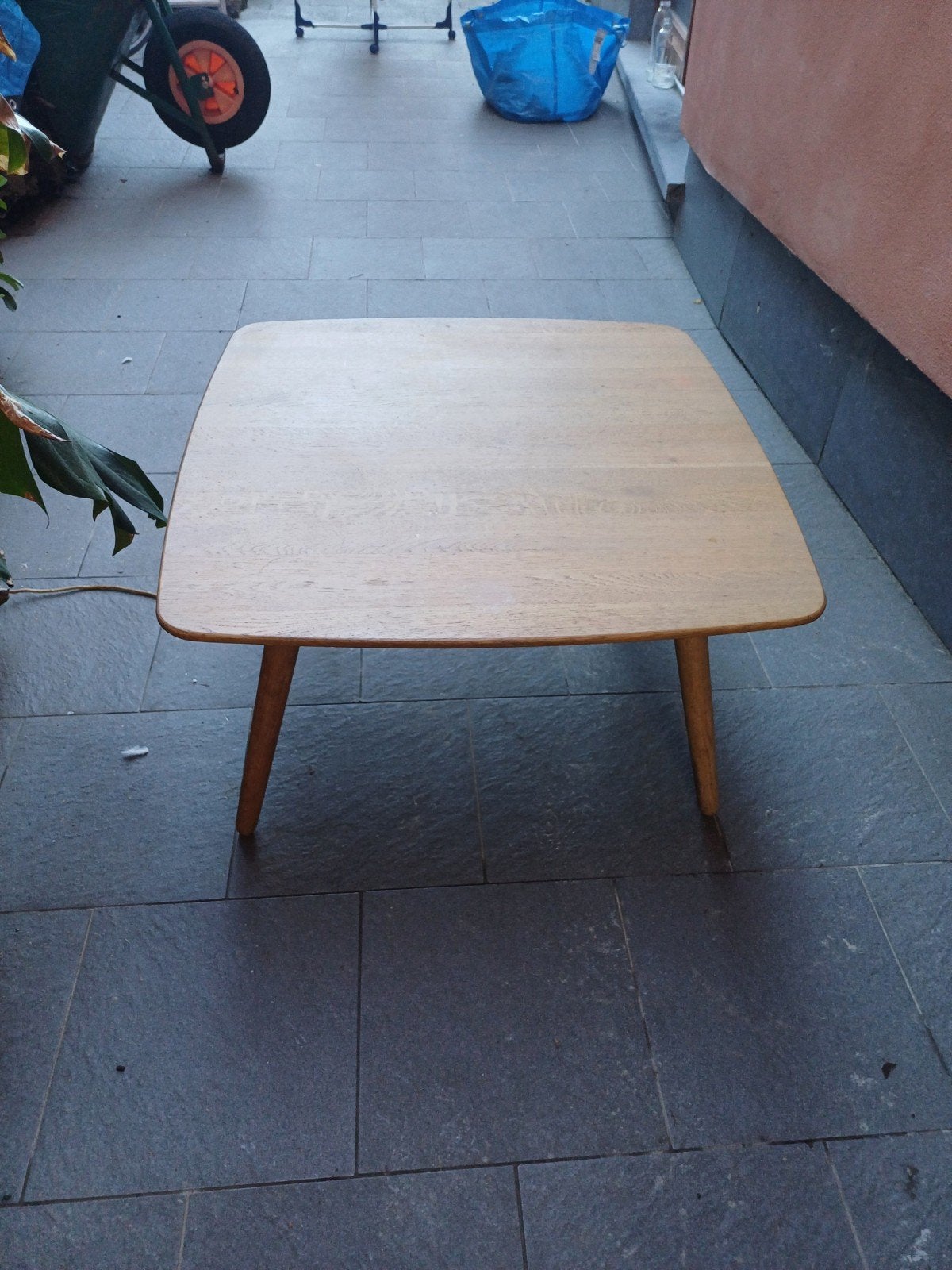Jolie table basse style scandinave, Enlèvement, Utilisé