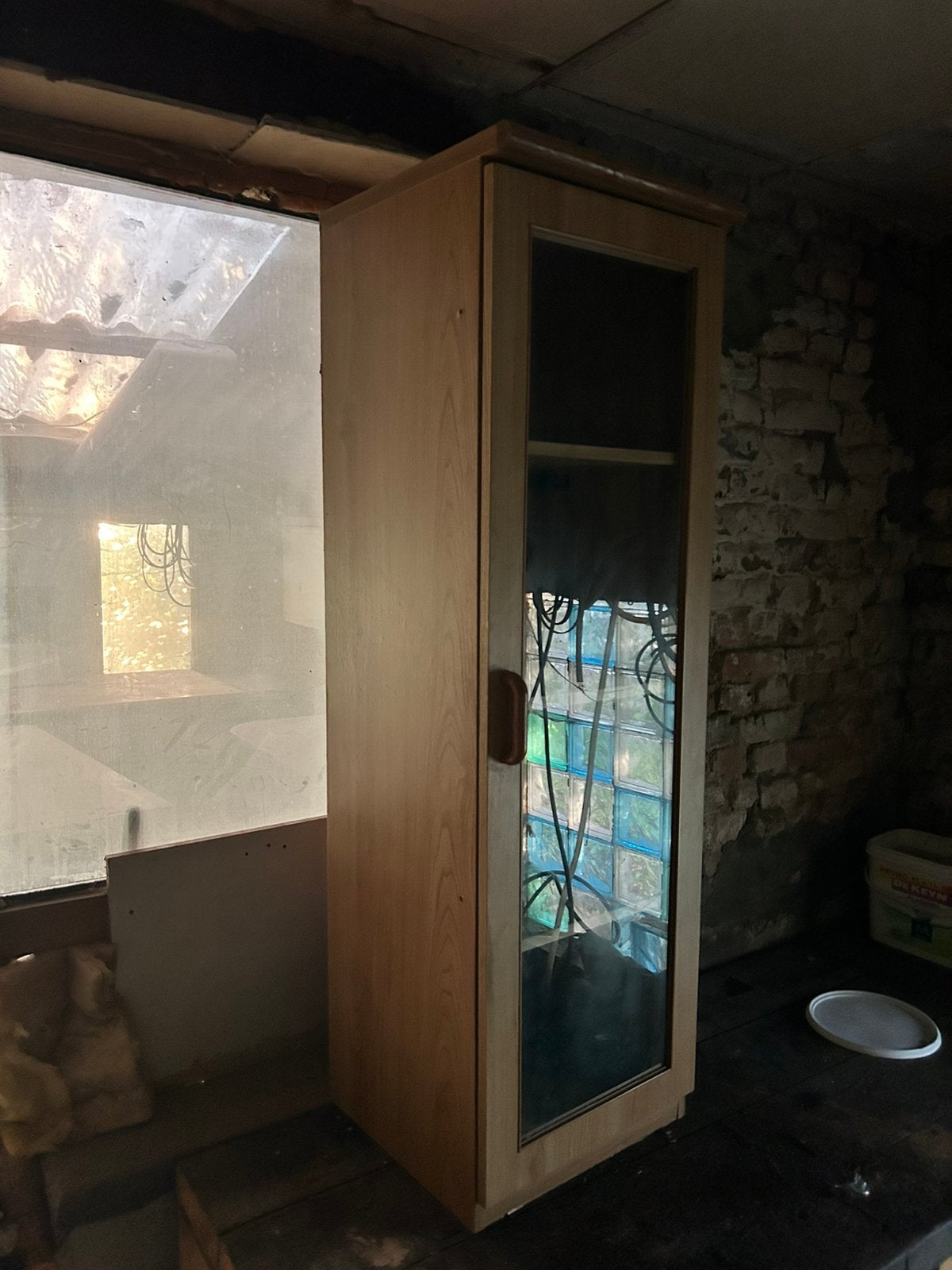 Vitrinekast in hout, Huis en Inrichting, Ophalen, Minder dan 50 cm, 100 tot 150 cm, 25 tot 50 cm