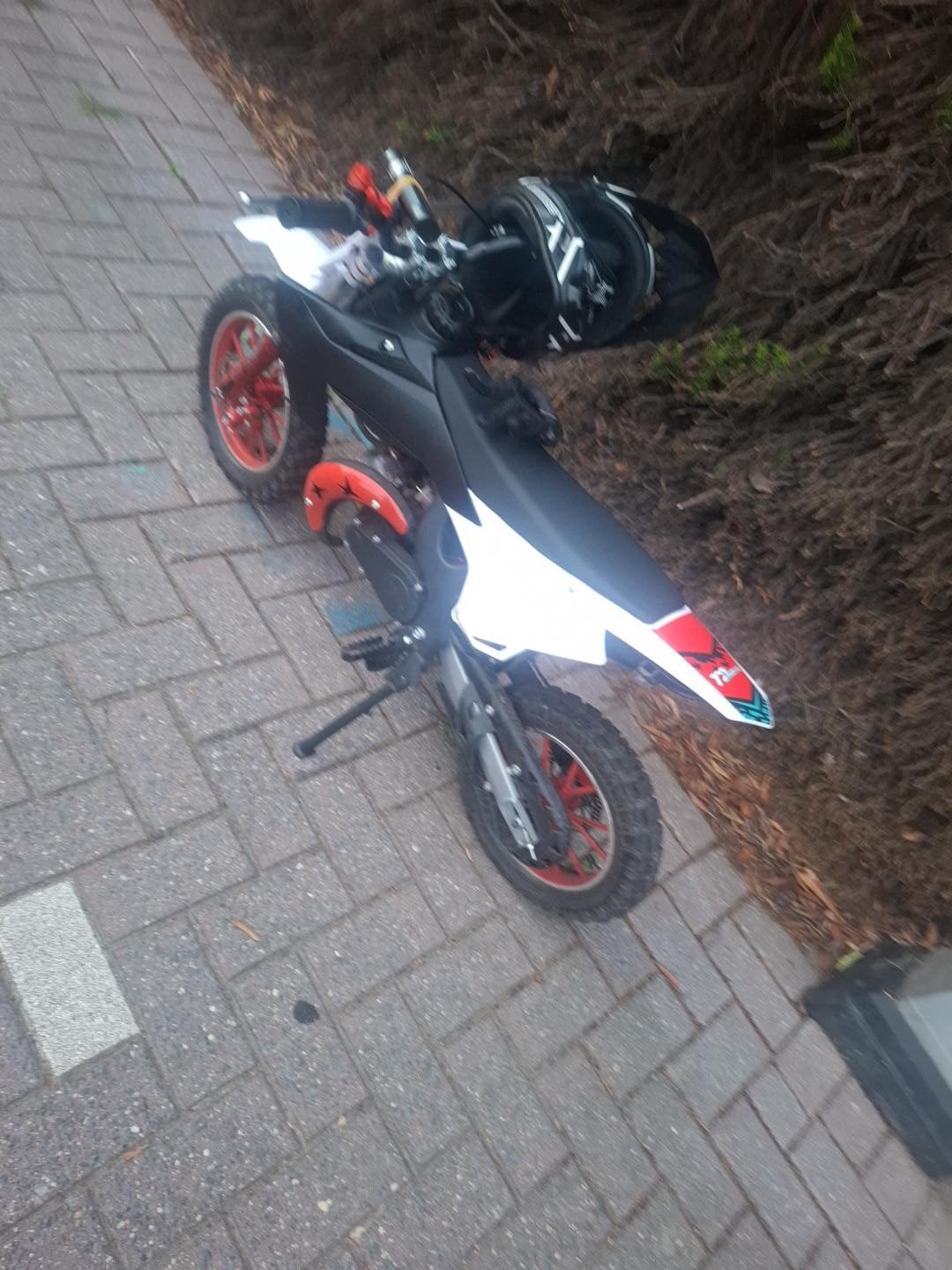 Kapotte 125cc en werkenden 50cc ruilen of kopen, Ophalen, Zo goed als nieuw, 125 cc, Pitbike