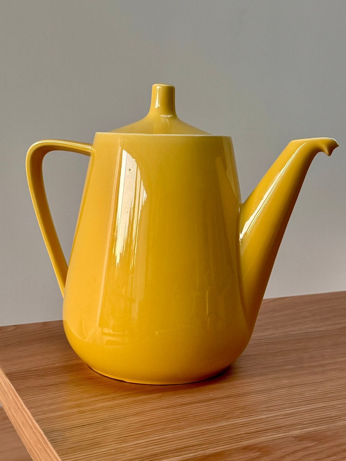 Villeroy & Bosch koffiepot geel, Antiquités & Art, Antiquités | Services (vaisselle) pièces, Enlèvement