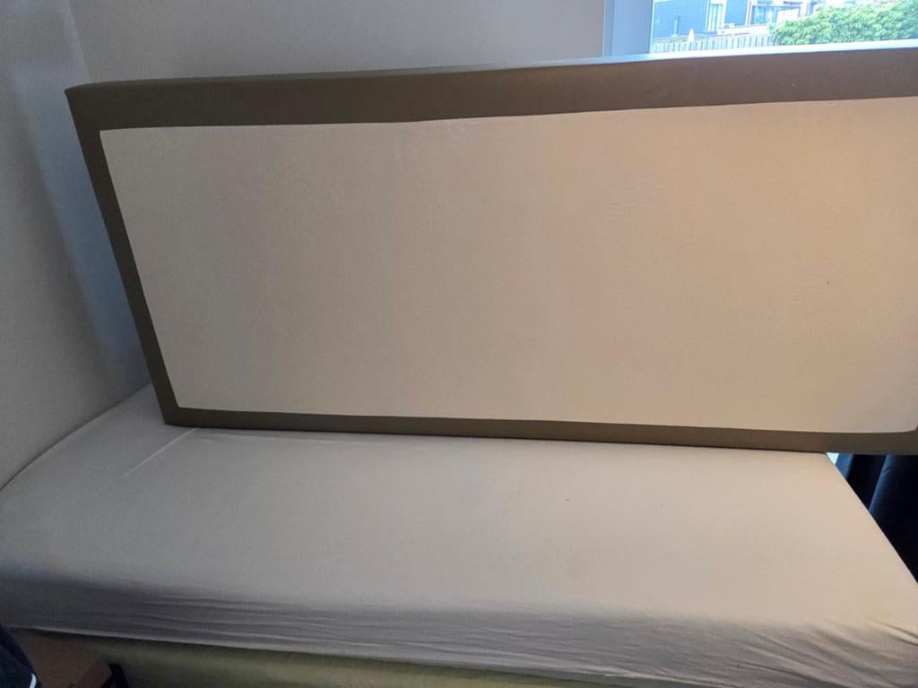 Bed + matras 90X200 (Belgische hotelkwaliteit), Enlèvement