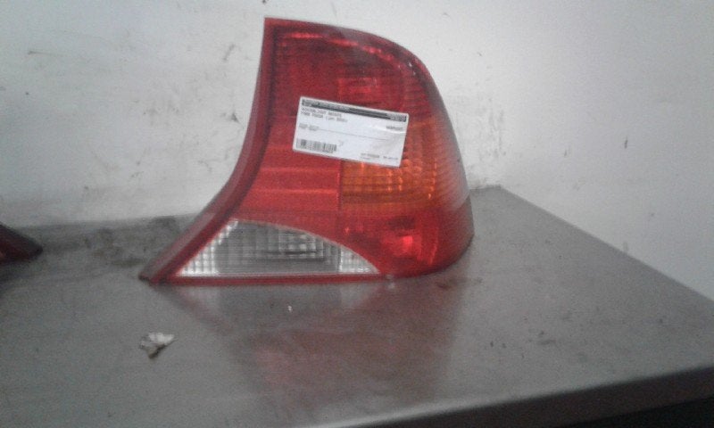 FEU ARRIÈRE DROIT Ford Focus 1 (|1150021|1M5113A602BA|), Utilisé, Ford