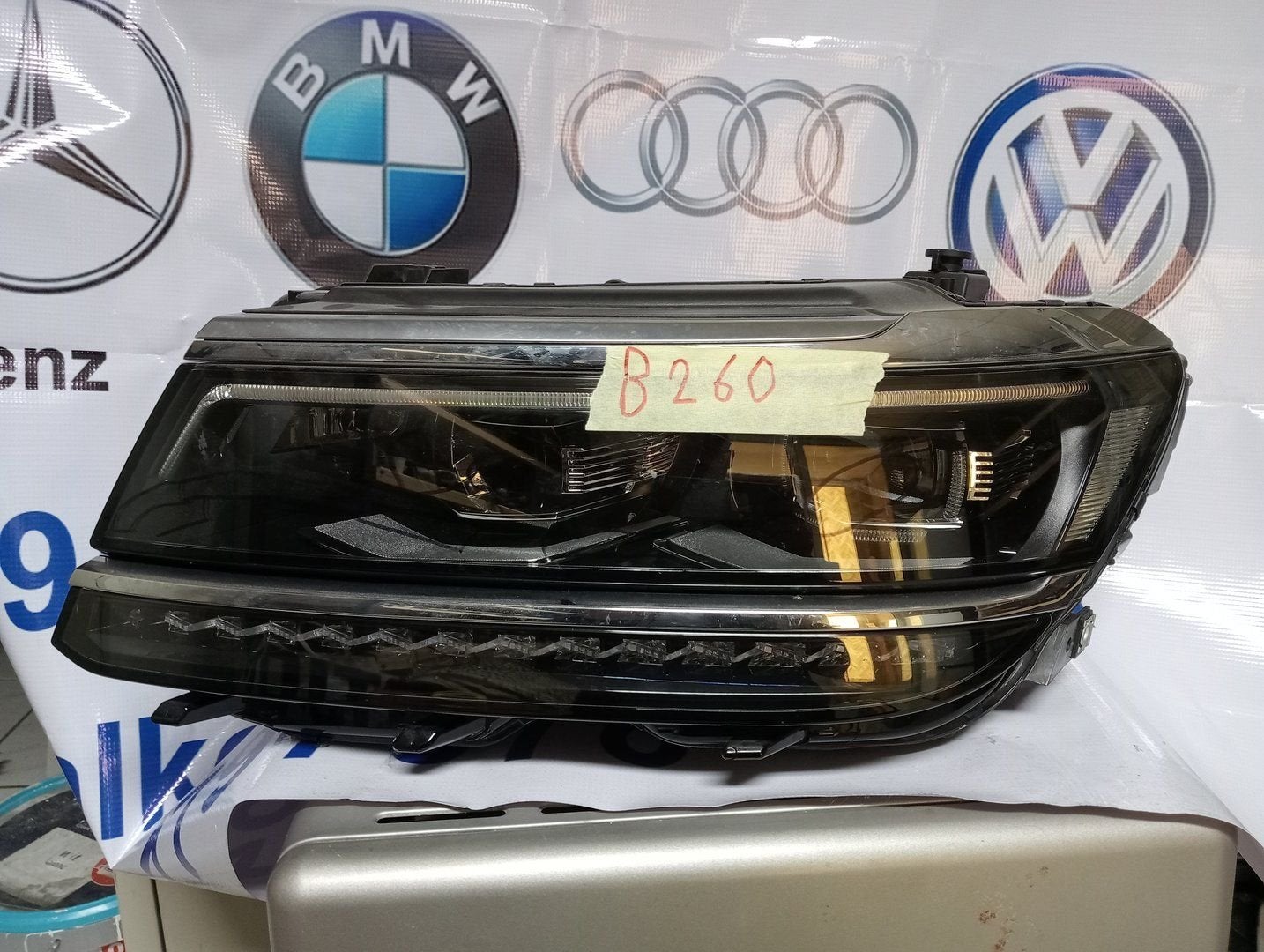 Koplamp links LED Volkswagen Tiguan (AD1) 5NB941113A 5NB9411, Gebruikt, -, Volkswagen, -