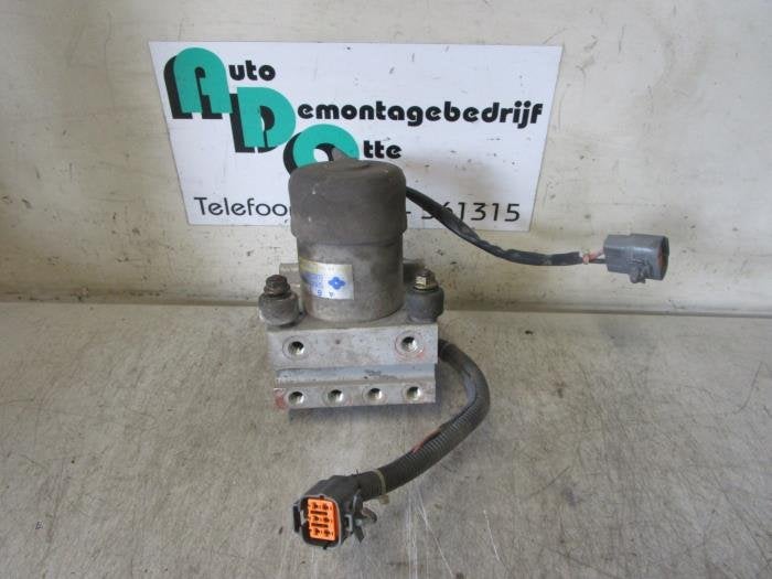 Ordinateur ABS d'un Mazda MX-3 (MX-3 91-), -, 3 mois de garantie, Mazda, Utilisé