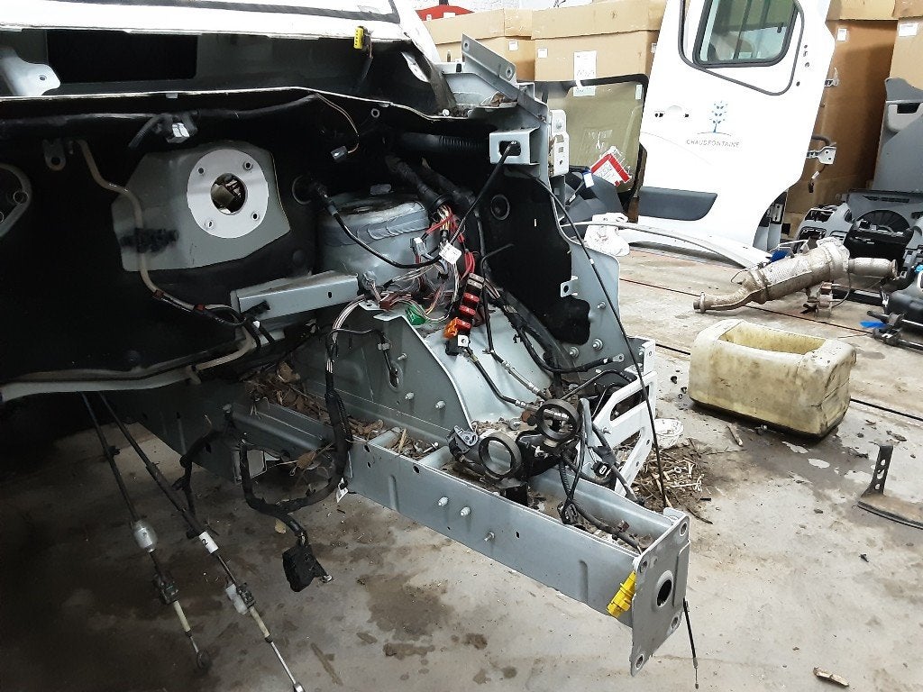 PARE BOUE AVANT GAUCHE Renault, Utilisé, Avant, Renault, Garde-boue
