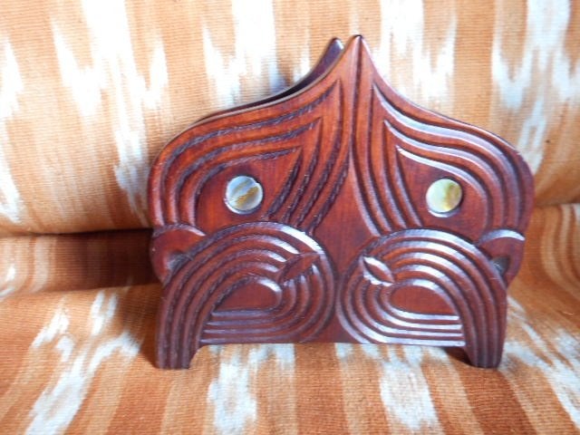maori brievenrekje, genuine souvenir handmade, Antiek en Kunst, Hout, Bruin, 13 cm, Houtsnijwerk
