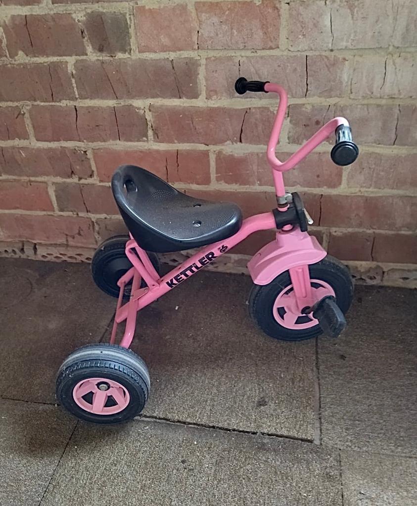 Roze Kettler driewieler – peuterfiets, Enlèvement, Utilisé, Véhicule à pédales