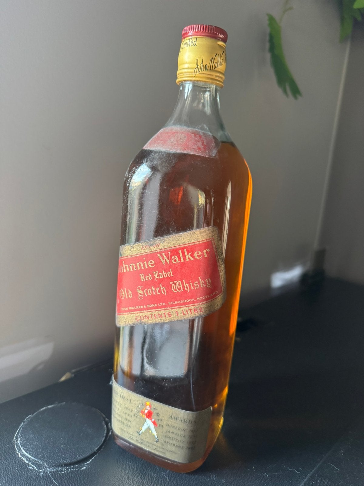 Vintage johnnie walker whisky, Verzamelen, Ophalen, Zo goed als nieuw