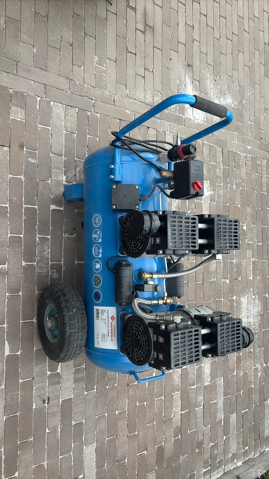 AIRPRESS COMPRESSOR, Hobby en Vrije tijd, Ophalen, Zo goed als nieuw