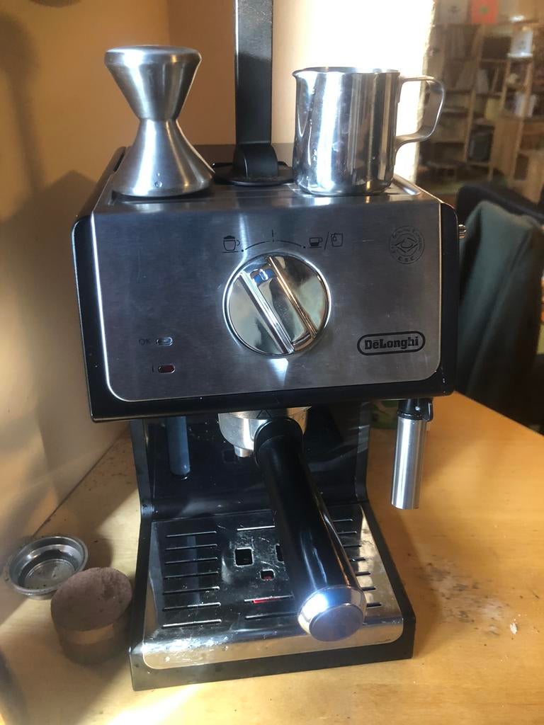 Delonghi espresso machine, Elektronische apparatuur, Koffiezetapparaten, Ophalen of Verzenden, Zo goed als nieuw