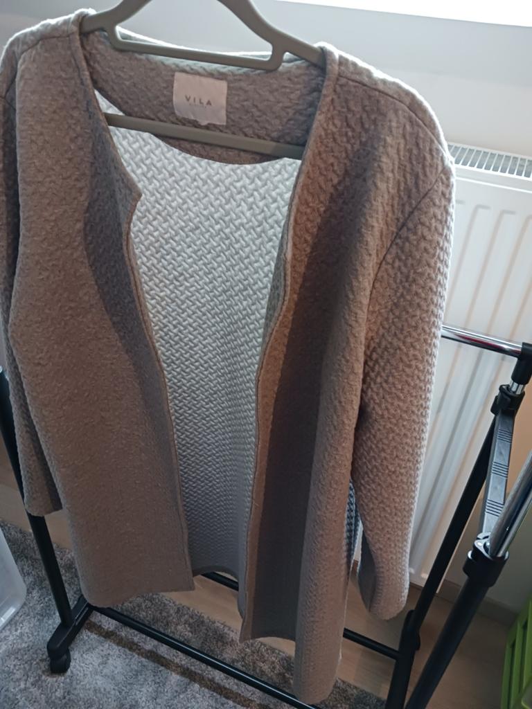 Lange grijze trui merk Vila te koop. M 42, Vila Joy, Ophalen, Zo goed als nieuw, Maat 42/44 (L)