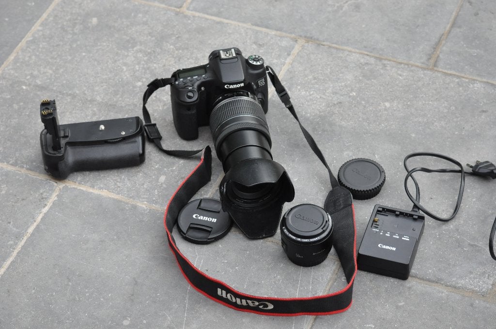 appareil photo numérique, 20 mégapixels, Canon, 4 à 7 fois, Écran inclinable/pivotant