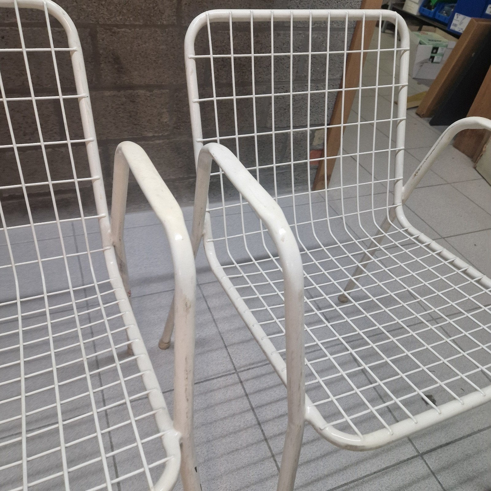 2 x emu stoelen, Enlèvement