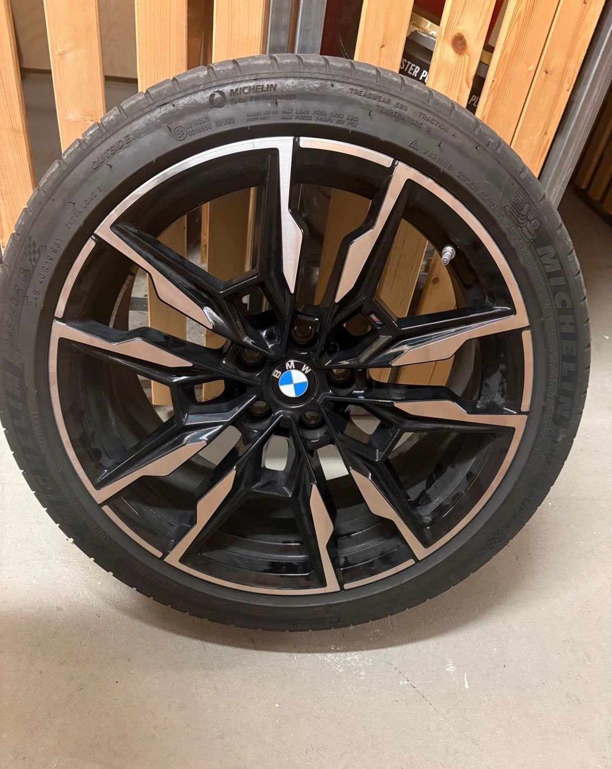 1 jante de réserve pour BMW i4 19 pouces d'origine, Autos : Pièces & Accessoires, Enlèvement, 19 pouces, Pneus été, Pneus et Jantes